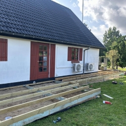 ny Træterrasse under konstruktion